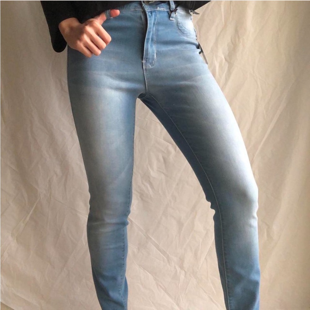 Light blue Y2K 2000s - 2010s high rise ankle skinny jeans from YMI Luxe